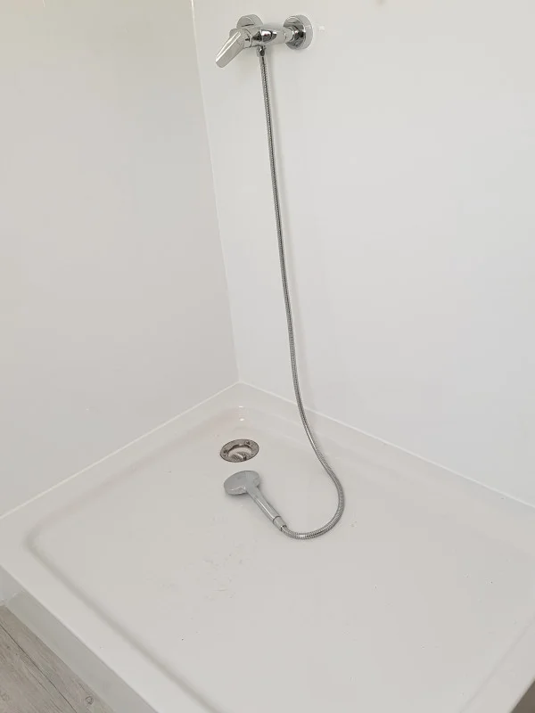 Badrenovierung Hildesheim – Referenz 3: Neue Dusche mit Armatur